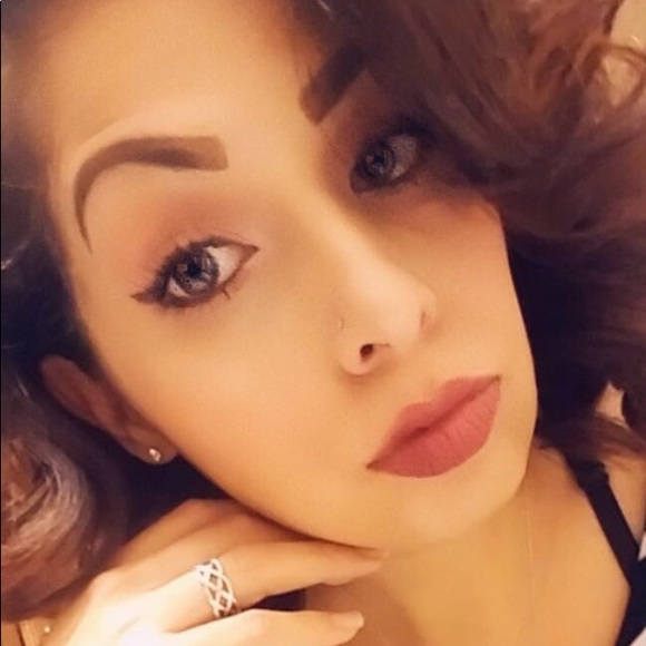 Meet your Posher, Angela - Picture 3 of 3